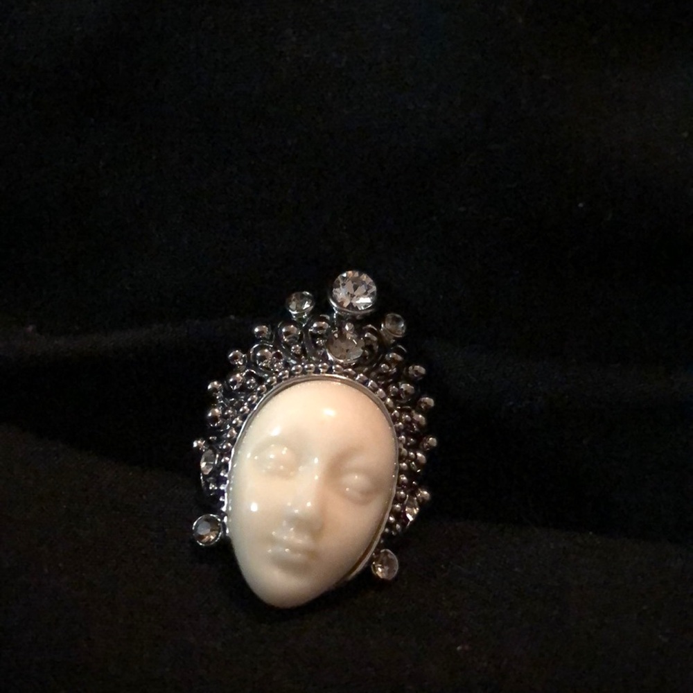 SOLD *NEW IN* The dancer’s face ivory enamel ring